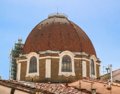 HISTORICAL FLORENTINE BUILDING DATING TO 15TH CENT